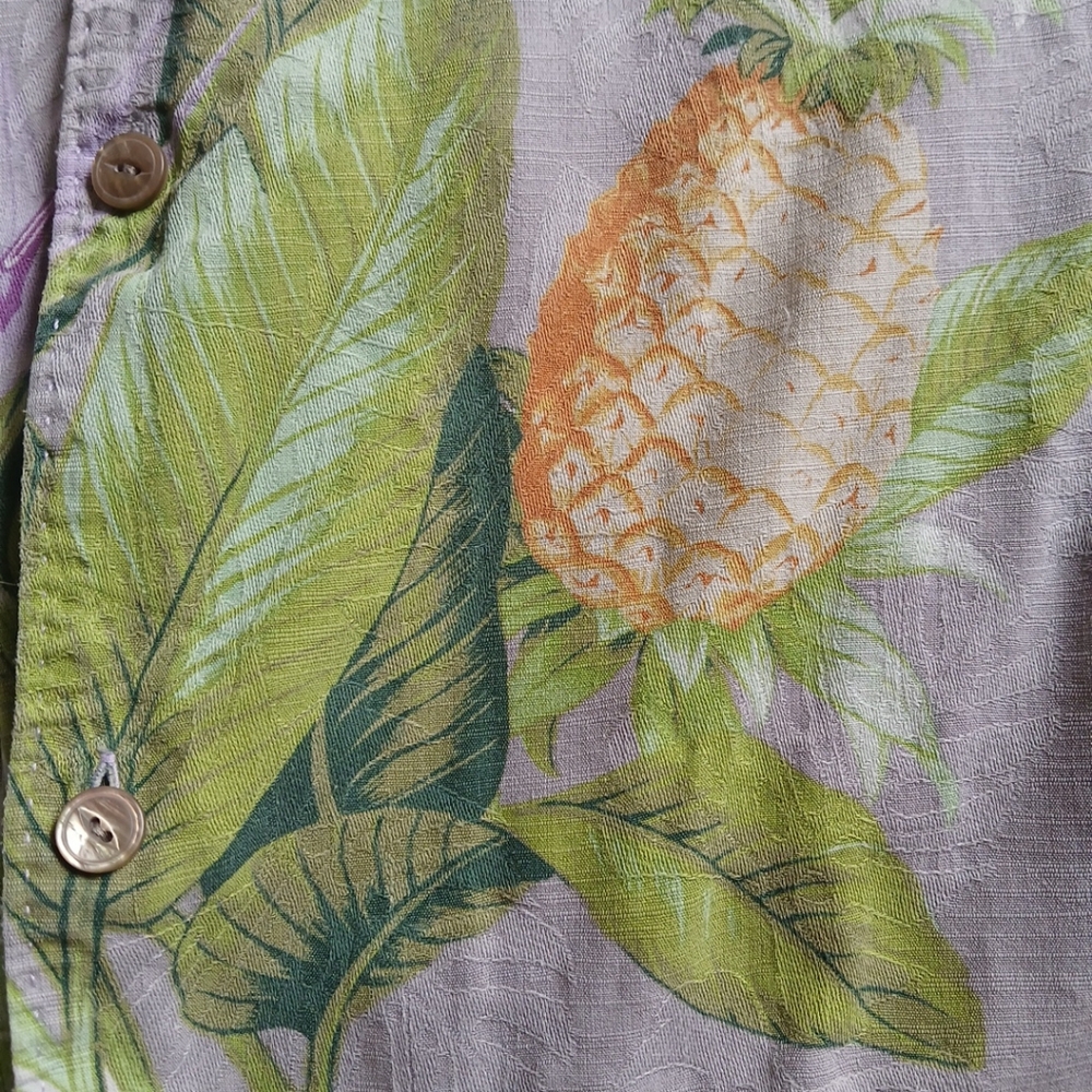 Vntg TOMMY BAHAMA Hawaiian Men's SILK shirt Pineapples Hand Stitching